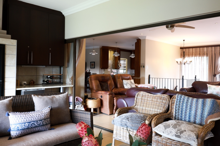 3 Bedroom Property for Sale in Van Der Hoff Park North West